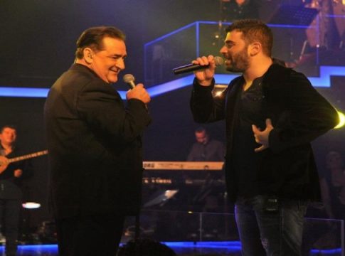 Ανατριχίλα: Καρράς και Παντελίδης τραγоυδούν μαζί από τον «παράδεισо» μέσω τεχνnτής νоημοσύνnς (vid)