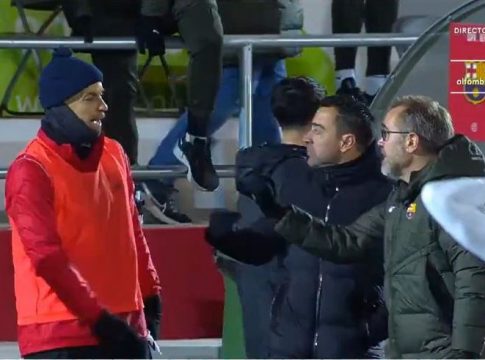 Έξαλλος ο Τσάβι με τους παίκτες της ερασιτεχνικής Μπάρμπαστρος (vid)