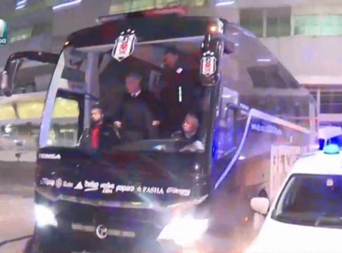 Οπαδοί της Μπεσίκτας επιτέθηκαν στο πούλμαν της ομάδας – Σοκαρισμένος ο Σάντος (vid)