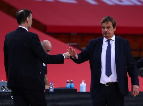 Ο κόουτς Αταμάν «ντύθηκε» Μπαρτζώκας