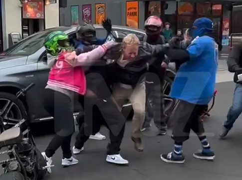 Άγριος ξυλοδαρμός του Ian Ziering στη μέση του δρόμου