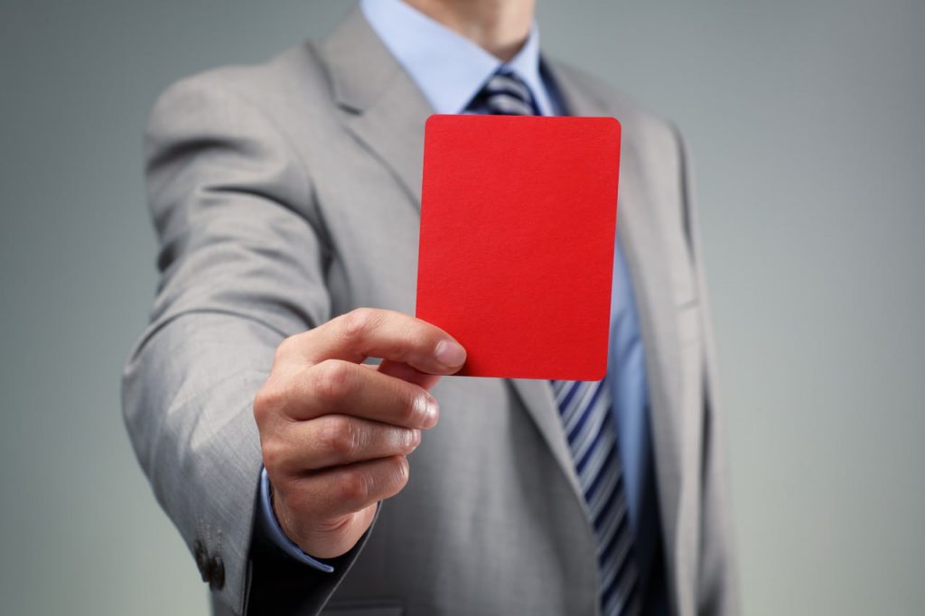 Δημοσκόπηση: Φθορά της κυβέρνησης – «Κόκκινες κάρτες» για ακρίβεια, εγκληματικότητα, δικαιώματα