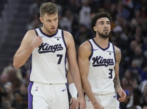 Κινγκς – Πέλικανς 100-133: Βαριά ήττα αλλά με διψήφιο Βεζένκοφ