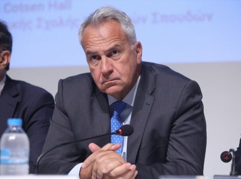 Ομόφυλα ζευγάρια: «Βόμβα» Βορίδη για το νομοσχέδιο Μητσοτάκη – «Υπάρχει θέμα συνταγματικότητας»
