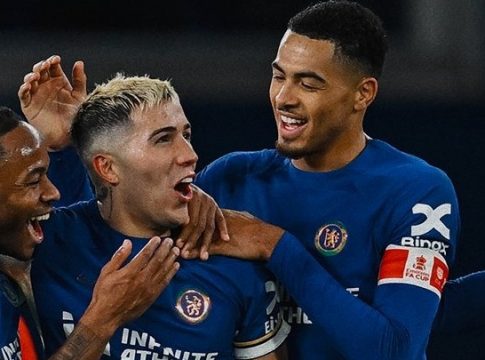 H Tσέλσι ξέσπασε στο δεύτερο ημίχρονο (4-0), πρόκριση στο φινάλε για την Άστον Βίλα (0-1)