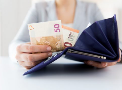 Εκτινάχθηκαν οι τιμές βασικών αγαθών – Γίγαντες Πρεσπών με 12,60€ το κιλό
