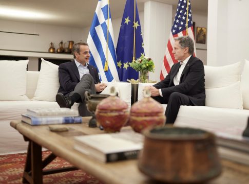 «Η Ελλάδα θα λάβει αυτά που έχουν συμφωνηθεί» – Ικανοποίηση Αθήνας από τη συνάντηση Μητσοτάκη-Μπλίνκεν