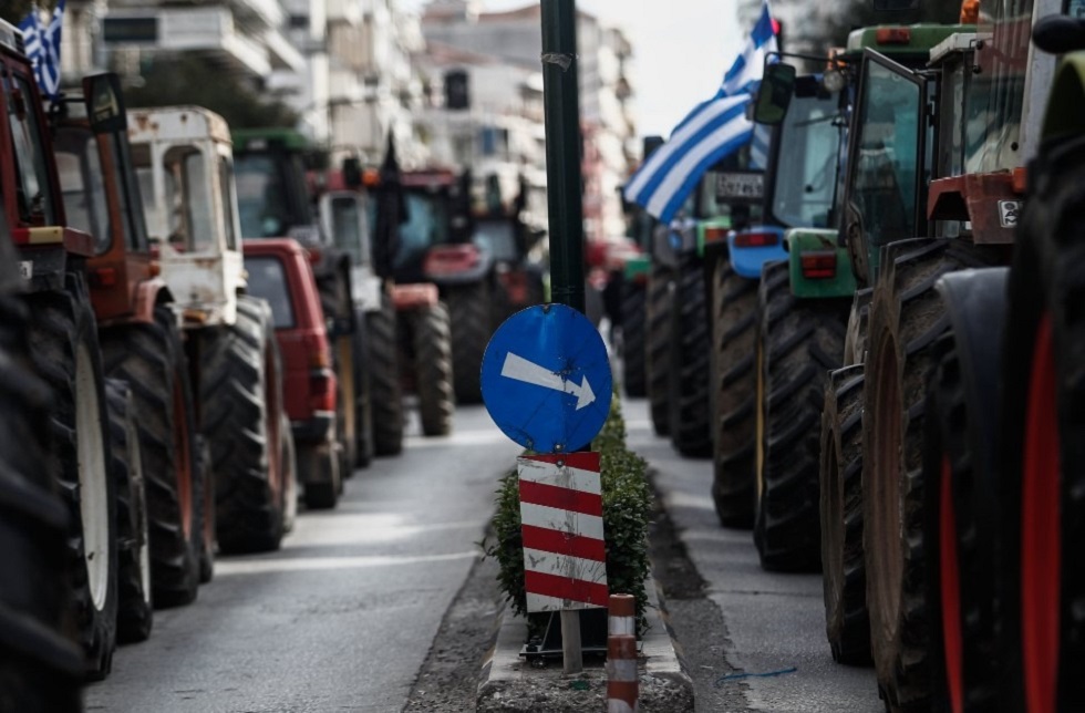 Για το ραντεβού με τον Μητσοτάκη ετοιμάζονται οι αγρότες – Αναμμένες οι μηχανές στα τρακτέρ για την Αθήνα