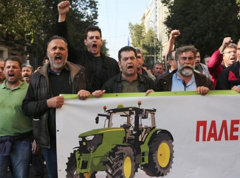 Με τα τρακτέρ τους οι αγρότες στην Αθήνα – Αλλαγή πλεύσης από την κυβέρνηση