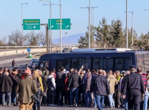 Μια από τα ίδια ο Μητσοτάκης για αγρότες: Έχει δοθεί ένα δισ. – Δεν θα γινόταν αν η οικονομία δεν πήγαινε καλά