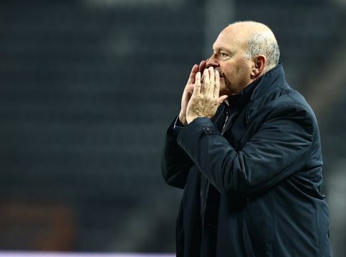 Μελ: «Πρέπει να σταματήσουμε τα παιδικά λάθη»