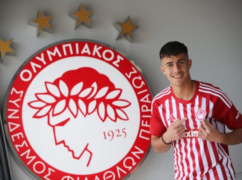 Το ταλέντο του Θρύλου «λάμπει»: Η ασύλληπτη γκολάρα του Κωστούλα κόντρα στον Γιούχτα (vid)