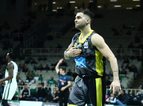 Τολιόπουλος: «Δώσαμε την ψυχή μας, πάνω από το 100%. Είναι τεράστια νίκη»