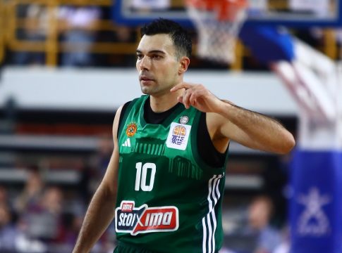 Το πικάρισμα των οπαδών του Ολυμπιακού στον Σλούκα