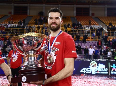 Το μήνυμα του Άλεκ Πίτερς μετά την ανανέωση του συμβολαίου του (pic)