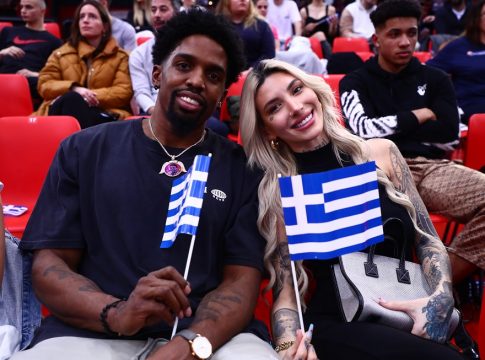 Κάνααν και ΜακΚίσικ με ελληνικές σημαίες στο ΣΕΦ (pics)