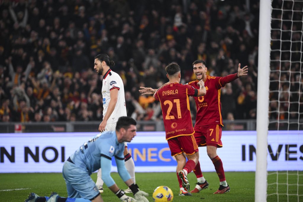 Ρόμα – Κάλιαρι 4-0: Καλπάζουν οι «τζιαλορόσι» με Ντε Ρόσι και… βλέπουν τετράδα