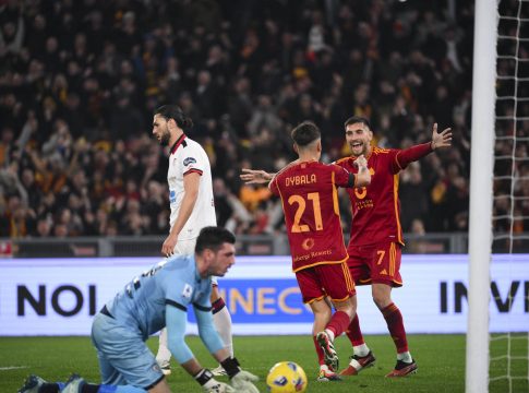Ρόμα – Κάλιαρι 4-0: Καλπάζουν οι «τζιαλορόσι» με Ντε Ρόσι και… βλέπουν τετράδα