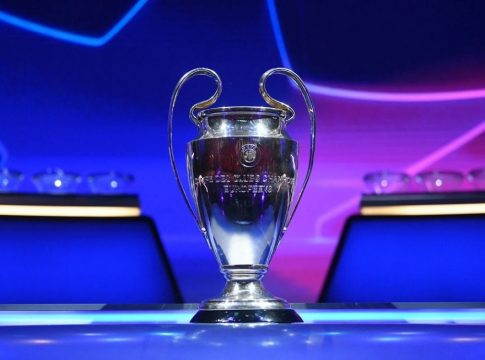 Ολοκληρώνεται το πρώτο σκέλος των «16» με τα φώτα σε Νάπολη και Πόρτο