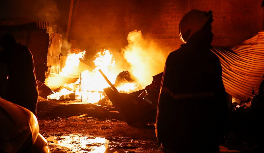 Κένυα: 300 τραυματίες σε πυρκαγιά εξαιτίας έκρηξης αερίου στο Ναϊρόμπι (vids)