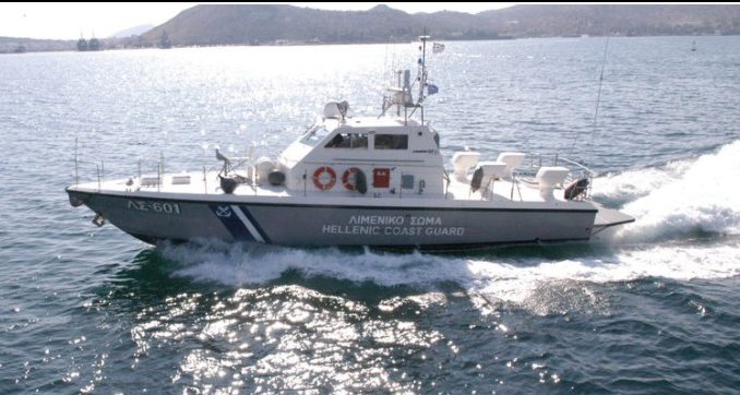 Συναγερμός στο Λιμενικό για σκάφος με δύο επιβαίνοντες που έμεινε ακυβέρνητο στον Θερμαϊκό