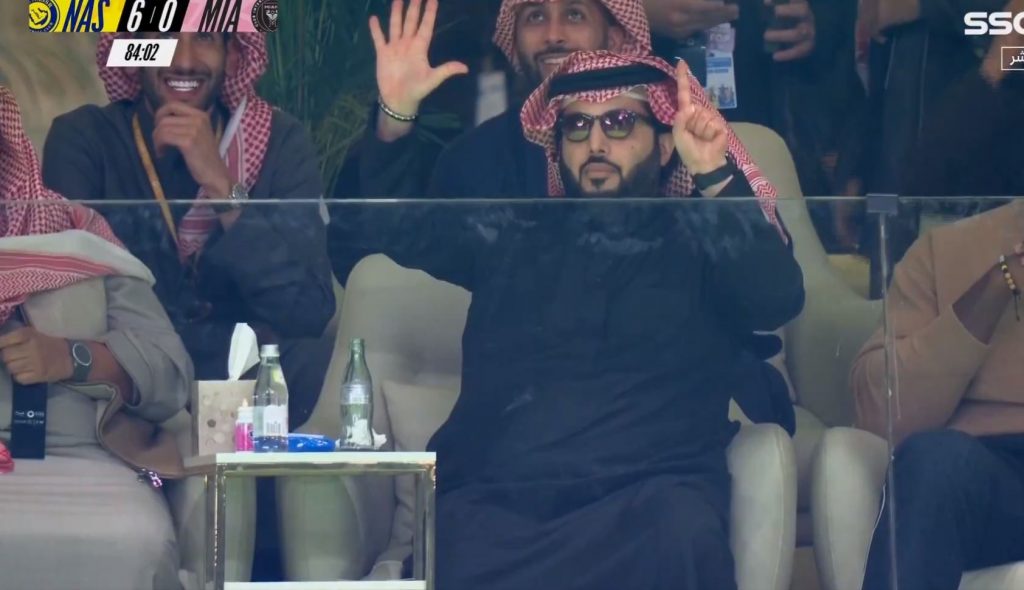 Η καζούρα των Σαουδάραβων στον Μέσι: Μπήκε ως αλλαγή και του έδειχναν με τα δάχτυλα τα έξι γκολ της Αλ Νασρ (vid)