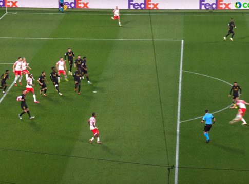 Παραδοχή από τον Κροος για το ακυρωθέν γκολ της Λειψίας: «Έπρεπε να μετρήσει»