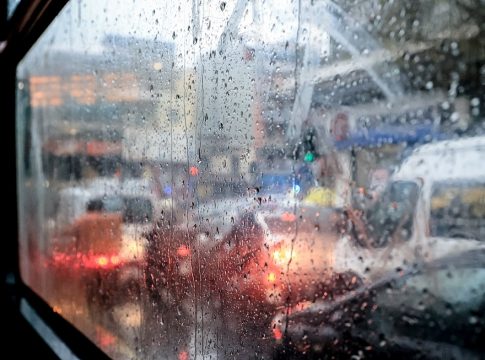 Άστατος ο καιρός τη Δευτέρα – Πού θα βρέξει