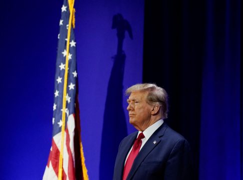 Ο Ντόναλντ Τραμπ απειλεί με απέλαση τον πρίγκιπα Χάρι – «Δεν θα σε προστατέψω όπως ο Μπάιντεν»