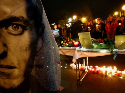 Πυρ ομαδόν κατά Πούτιν μετά τον θάνατο Ναβάλνι – Οργισμένες αντιδράσεις