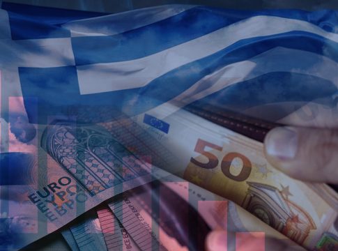 Η έκρηξη του πληθωρισμού «ροκάνισε» έναν μισθό – «Πονοκέφαλος» η ακρίβεια για τα νοικοκυριά