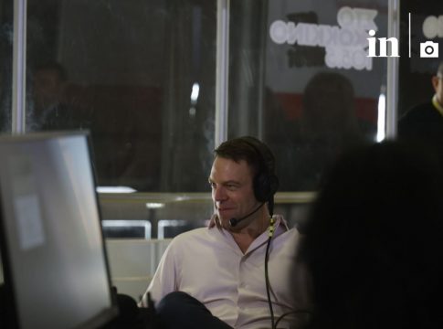 Είμαι ο τελευταίος που είμαι κολλημένος σε καρέκλα, λέει ο Κασσελάκης