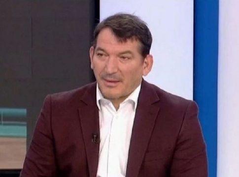 Πύρρος Δήμας: «Δεν μπορούν να μεγαλώσουν το αδερφάκι τους, γιατί…» – Η αποκάλυψη για τα παιδιά από τον πρώτο του γάμο και το 5ο μωρό του με την Σκαφίδα