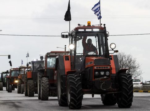 Αγρότες: Κάθοδος των τρακτέρ στην Αθήνα παρά το «όχι» Χρυσοχοϊδη