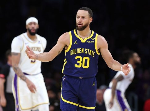 Πέρασαν από το Λος Άντζελες οι Γουόριορς (121-128) – Ήττα για τους Κινγκς από τους Νικς χωρίς τον Βεζένκοφ (91-98)