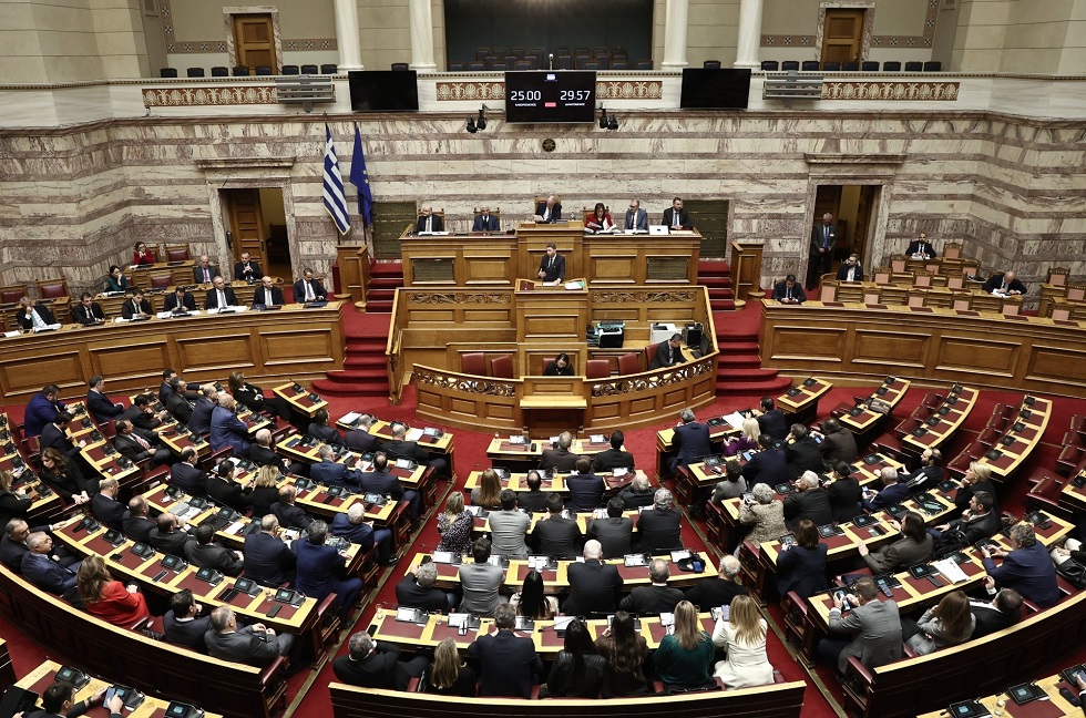 Φωτιά στο πολιτικό σκηνικό μετά τη μονταζιέρα στα Τέμπη – Ραγδαίες εξελίξεις, «περνάει» η πρόταση δυσπιστίας