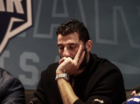 Μπουρούσης: «Αποχωρώ με βαριά καρδιά…»