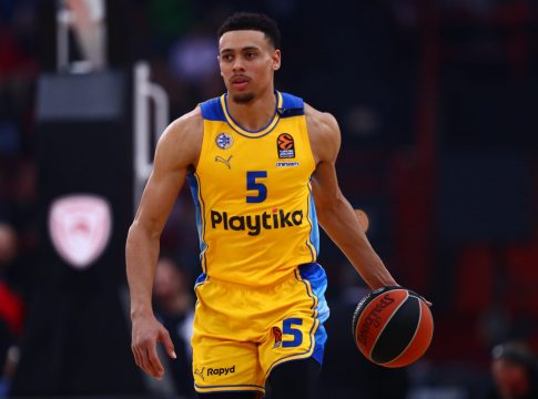 Παραμένει στο κυνήγι του Ολυμπιακού η Μακάμπι (95-80)