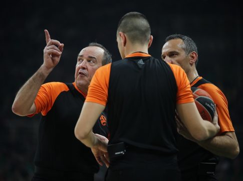 Αυτή είναι η διαιτητική τριάδα στο Ολυμπιακός – Βίρτους Μπολόνια