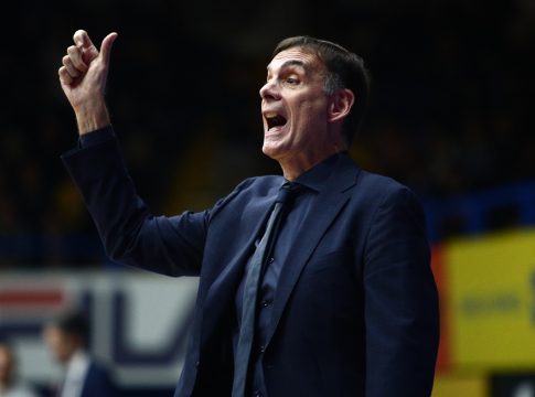 Μπαρτζώκας: «Ήμασταν σοβαροί και σε άμυνα και σε επίθεση, ελπίζω να μην έχει κάτι σοβαρό ο Γουόκαπ»