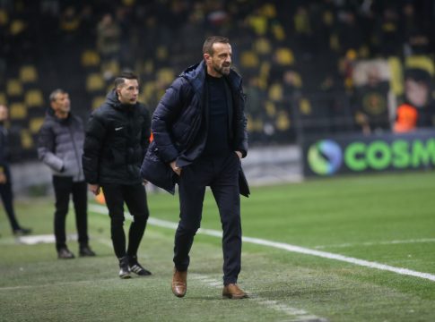 Μάντζιος: «Υπήρχε άγχος, αφιερώνω την πρόκριση στην οικογένεια του Άρη»