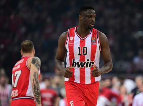 Φαλ για το νέο συμβόλαιο με τον Ολυμπιακό: «Αυτό είναι το σπίτι μου» (pic)