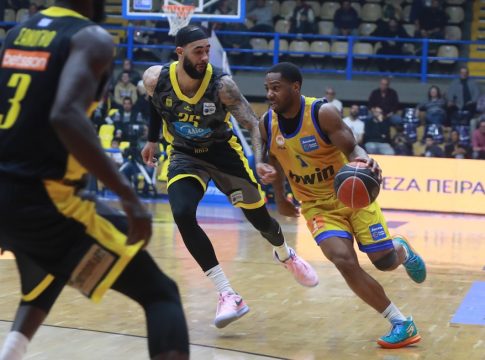 Περιστέρι – Άρης 84-62: «Σκόρπισαν» τους Θεσσαλονικείς οι Περιστεριώτες και «κλείδωσαν» την τρίτη θέση