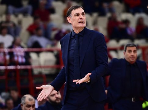 Μπαρτζώκας: «Το πόδι του Γουόκαπ πρήστηκε κι άλλο από την προσπάθεια – Πιεστήκαμε, αλλά κερδίσαμε»