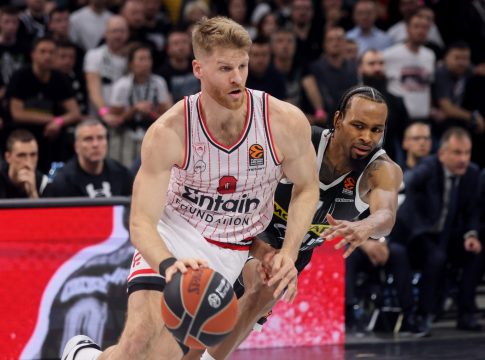 Η Euroleague αποθέωσε την ομαδική προσπάθεια του Ολυμπιακού που κατέληξε στο καλάθι της Παρτιζάν (vid)