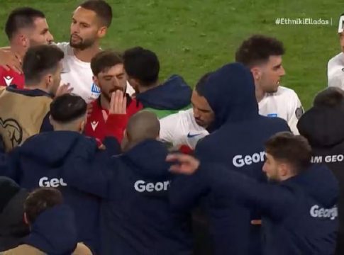 Ελλάδα – Γεωργία: Σύρραξη στο φινάλε του ημιχρόνου – Δέχθηκε κόκκινη ο Τζαβέλλας (vid)