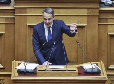 Μητσοτάκης: Δεν θα συγκυβερνήσω με κανένα παράκεντρο – «Φαιδρός» ο Κασσελάκης, «διαπλεκόμενος» ο Ανδρουλάκης