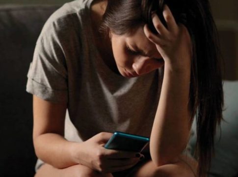 Νέες απειλές δέχεται η 20χρονη θύμα revenge porn – «Θα με σκοτώσει, θα κάνει κακό και σε άλλες κοπέλες»
