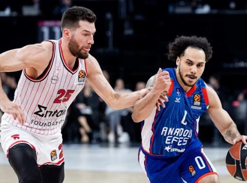 Σουτάρει… βότσαλα στον ωκεανό η Έφες – 10/14 τρίποντα για τους Τούρκους στο ημίχρονο