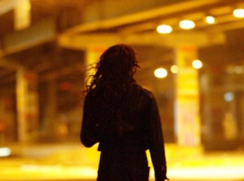 Ροζ κύκλωμα στην Αθήνα εξωθούσε στην πορνεία ανήλικες – Τέσσερις συλλήψεις